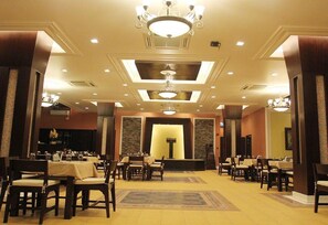 Restaurant - Chour Palace Hotel (Mae Sai)