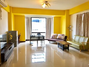 Deluxe Double Room, 1 Double Bed with Sofa bed | Individually furnished, blackout drapes, free WiFi, bed sheets - Purple (Taichung)