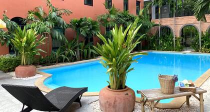 Baansuanprannok Hotel