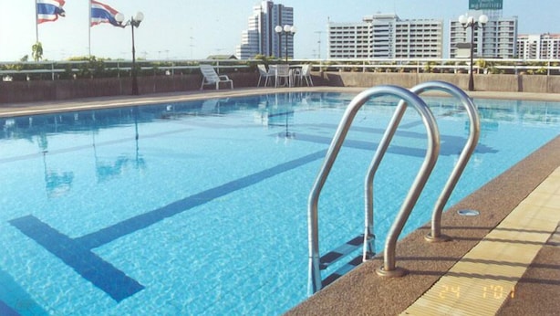 Outdoor pool - Pxpress Hotel (Si Racha)