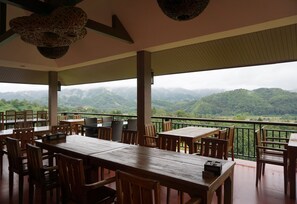 Daily local cuisine breakfast for a fee - Kornwat Garden Resort (Mae Chan)