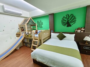 Basic Quadruple Room, 2 Double Beds, City View | Desk, rollaway beds, free WiFi, bed sheets - E-Phone hotel (Ji'an)