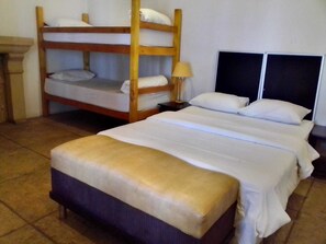 Comfort Cottage, Kitchen | Blackout curtains, soundproofing, iron/ironing board, free WiFi - Da Arden Guest House (Johannesburg)