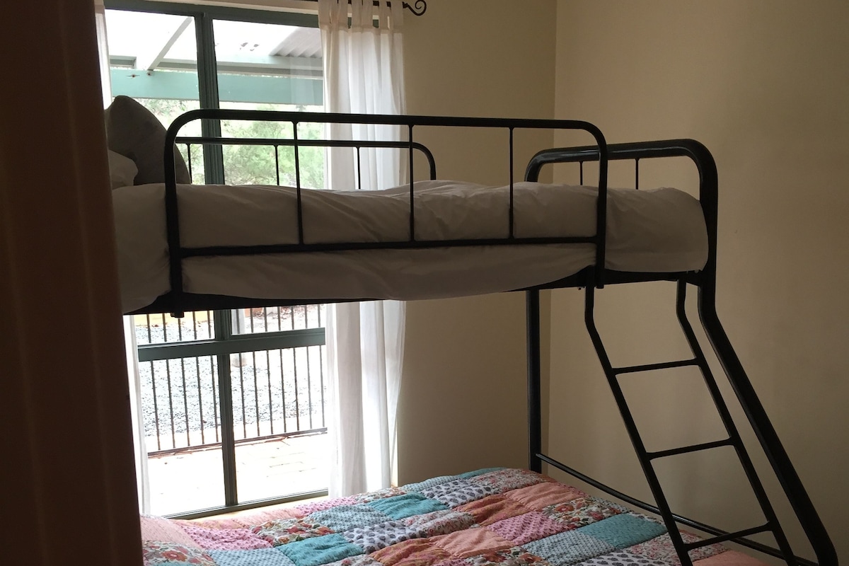 Chalet | Literie de qualité supérieure, fer et planche à repasser, draps fournis