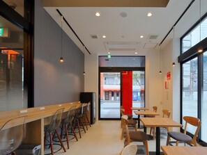 Bữa sáng buffet hàng ngày (1100 JPY/mỗi người) 