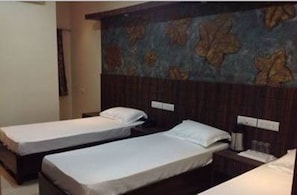 In-room safe, desk, rollaway beds, free WiFi