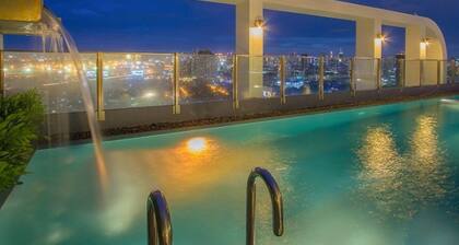 Highrise Cityview Aspire Condo Gym Pool
