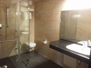 Shower, free toiletries, towels