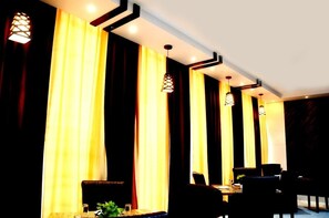 International cuisine - Taraji Resort Hotel and Restaurant (Faizabad)
