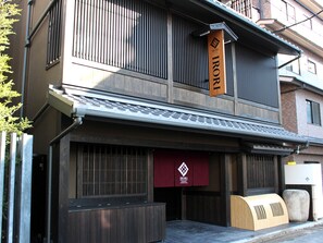 Majoituspaikan julkisivu