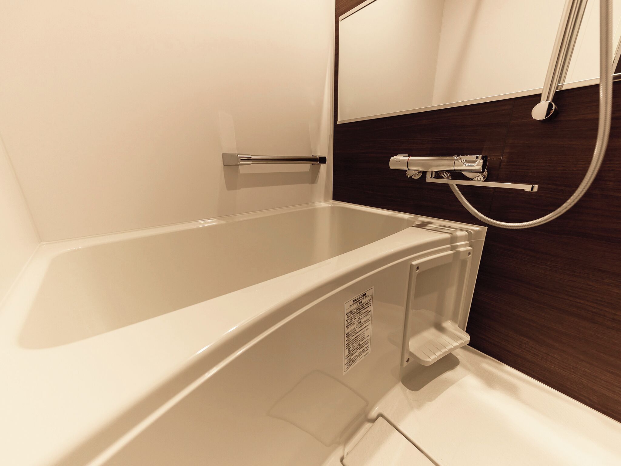 Badewanne und Dusche (separat), Komfortbadewanne, Haartrockner
