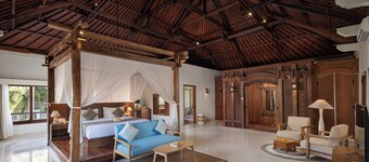 Tapa Tepi Kali Canggu by Pramana