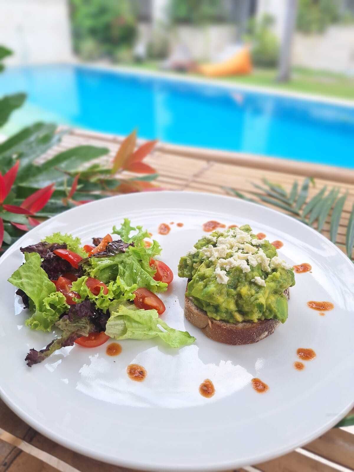 daily continental breakfast (idr 250000 per person)