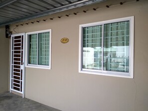 Pintu masuk hartanah