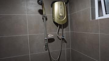 Basic House, 3 Bedrooms | Bathroom shower