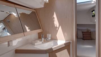 Suite Premium, 3 habitaciones | Lavabo en el baño