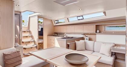 Discover Sailing Asia - Hong Kong