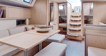 Discover Sailing Asia - Hong Kong