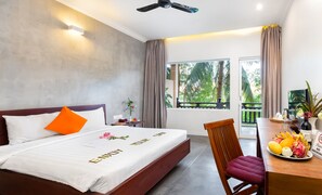 Chambre Double Deluxe, balcon | Coffres-forts dans les chambres, décoration personnalisée