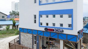 تفاصيل الفندق من الخارج