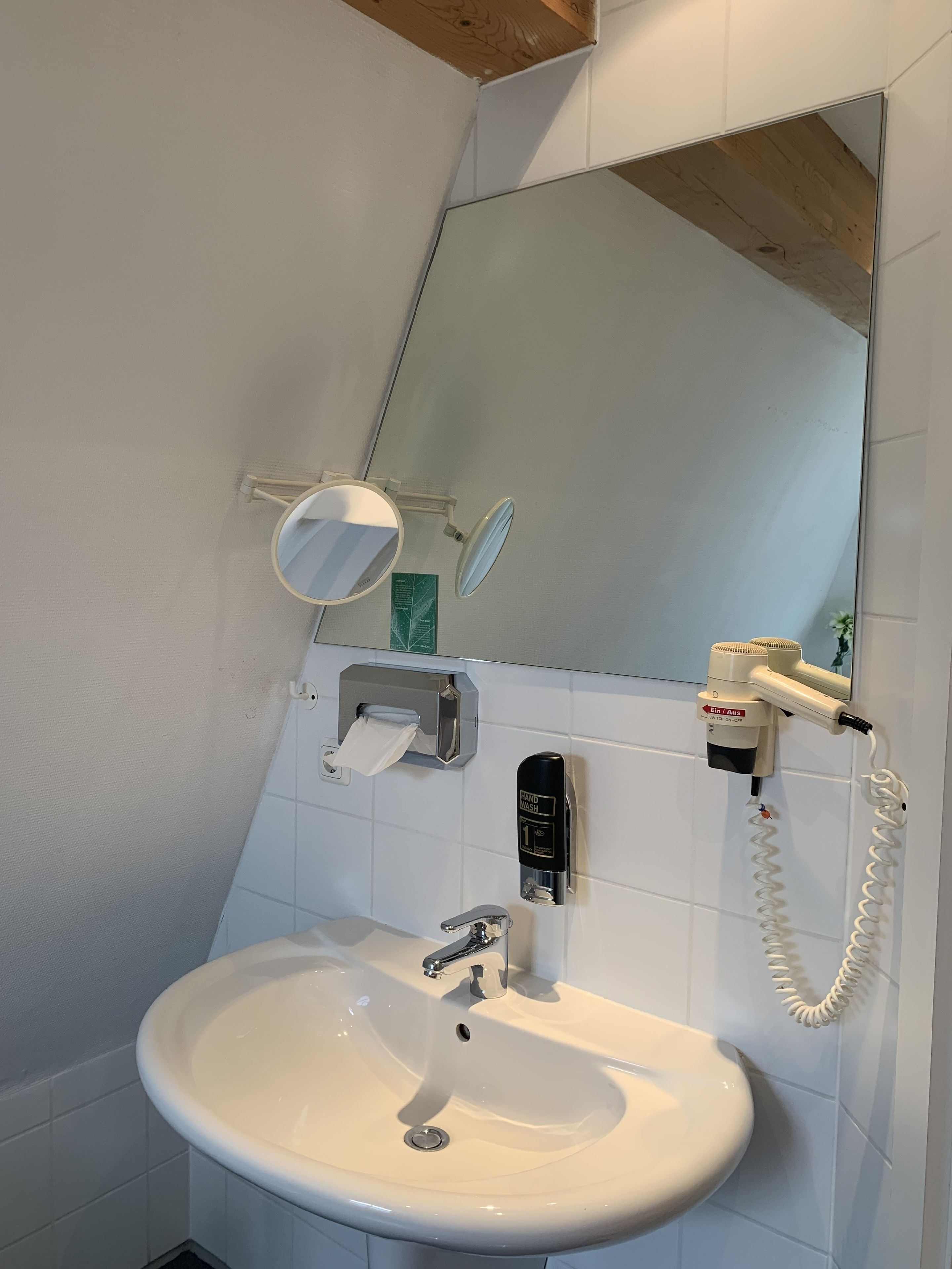 triple room, 1 bedroom | bathroom | free toiletries, hair dryer, towels