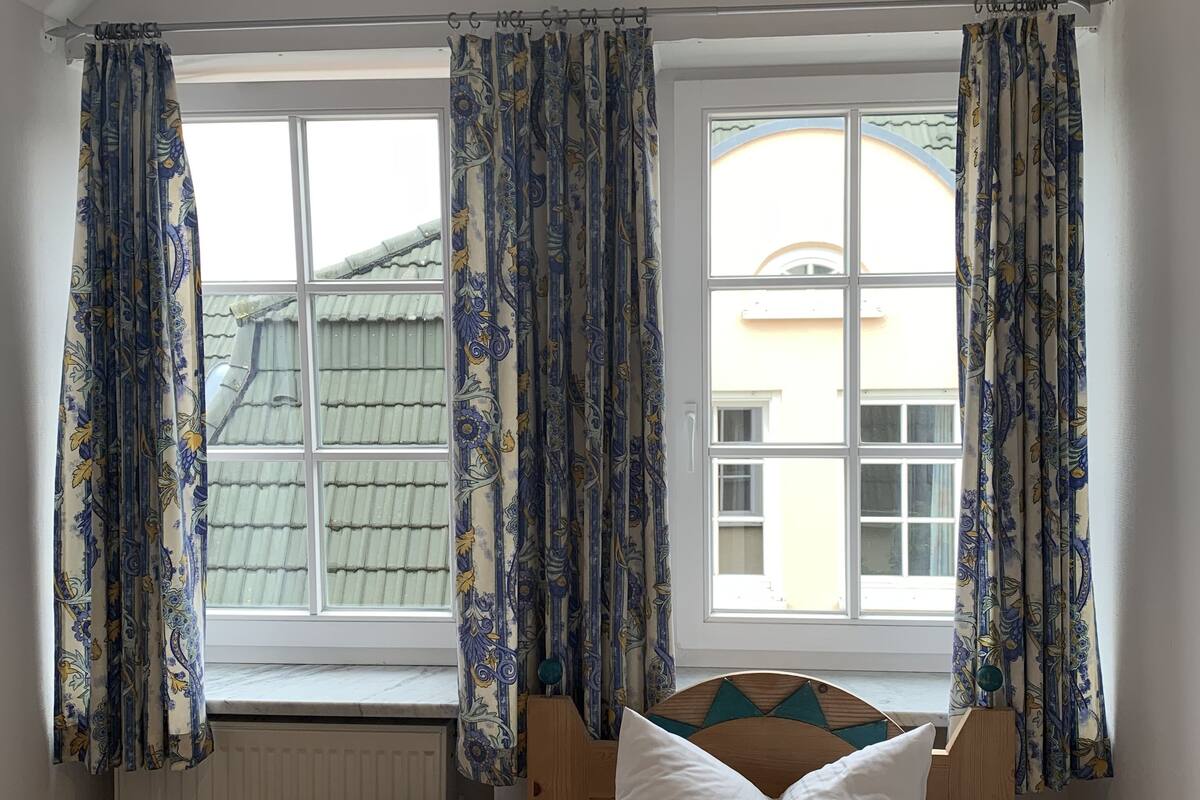 triple room, 1 bedroom | minibar, in-room safe, individually decorated, individually furnished