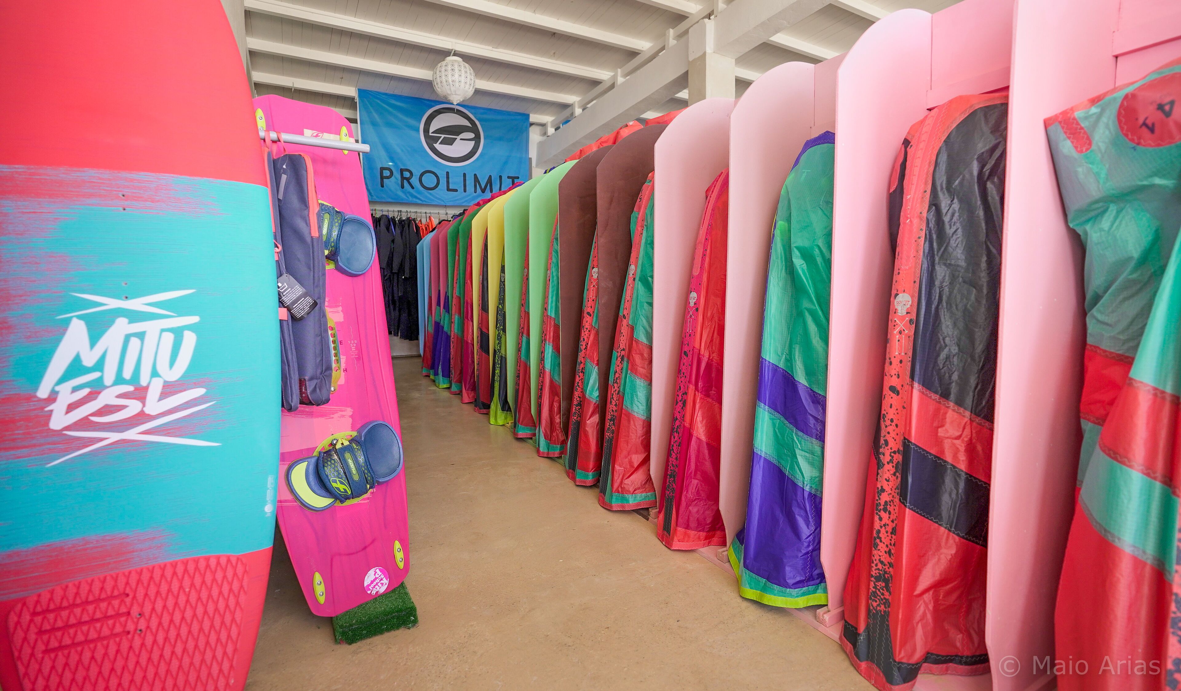 2 bars/lounges, rooftop bar