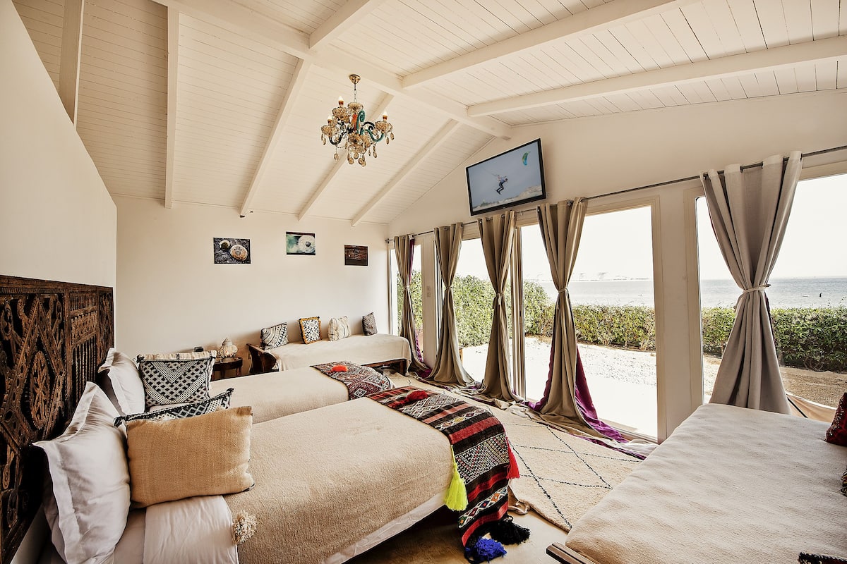 bungalow vip | 1 bedroom, desk, blackout curtains, free cots/infant beds