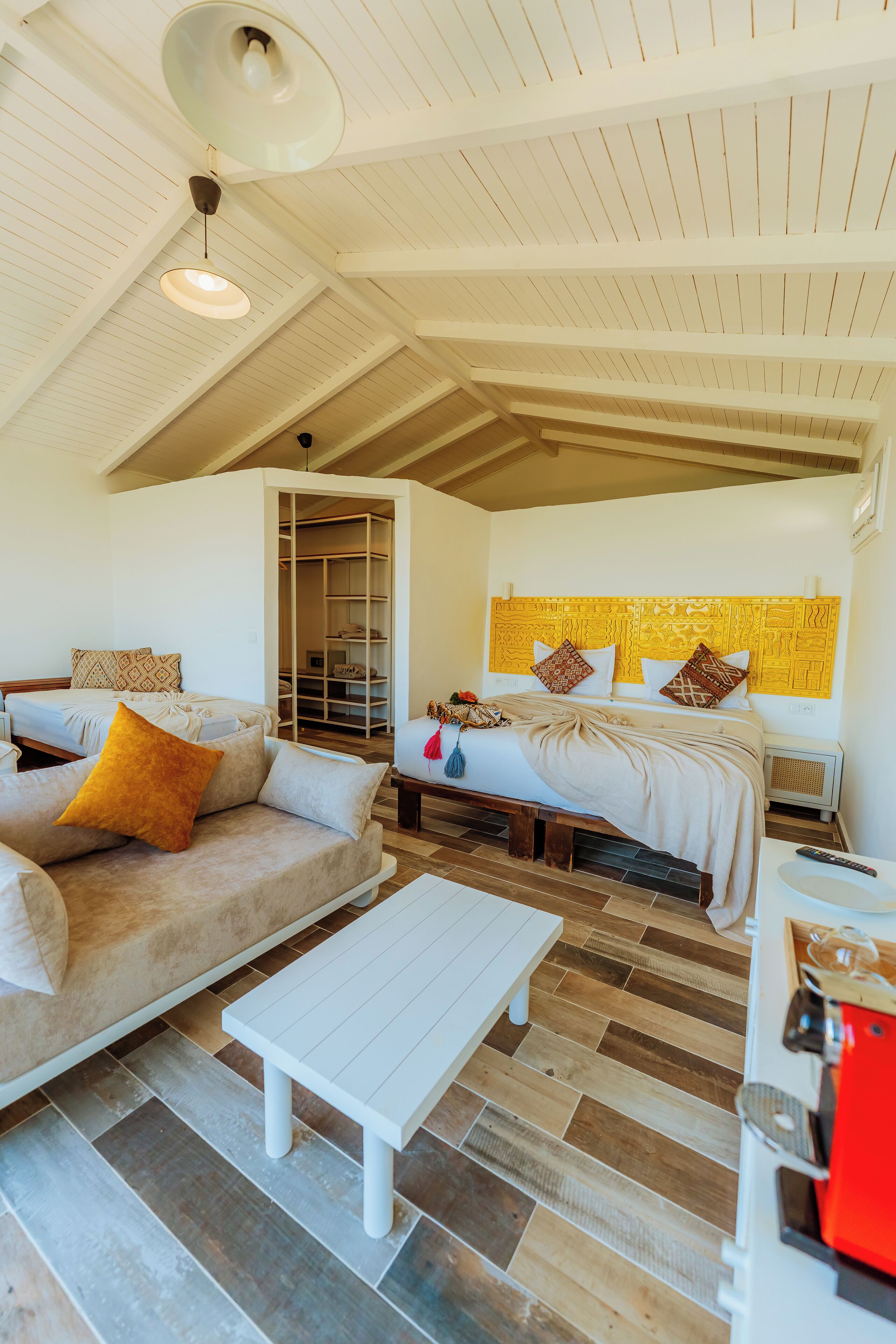 Bungalow VIP | Escritorio, cortinas opacas, cunas gratuitas y ropa de cama