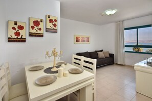 Comfort Apartment, 2 Bedrooms, 2 Bathrooms, Lake View | Living area | Flat-screen TV