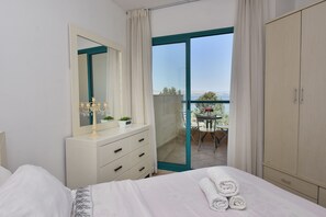 Comfort Apartment, 2 Bedrooms, 2 Bathrooms, Lake View | 1 bedroom, free rollaway beds, free WiFi, bed sheets