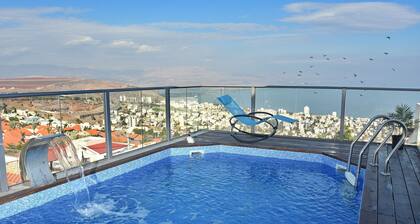 Luxury Suite with Jaccuzzi & Pool