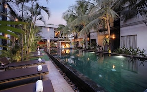 Outdoor pool, pool umbrellas, sun loungers