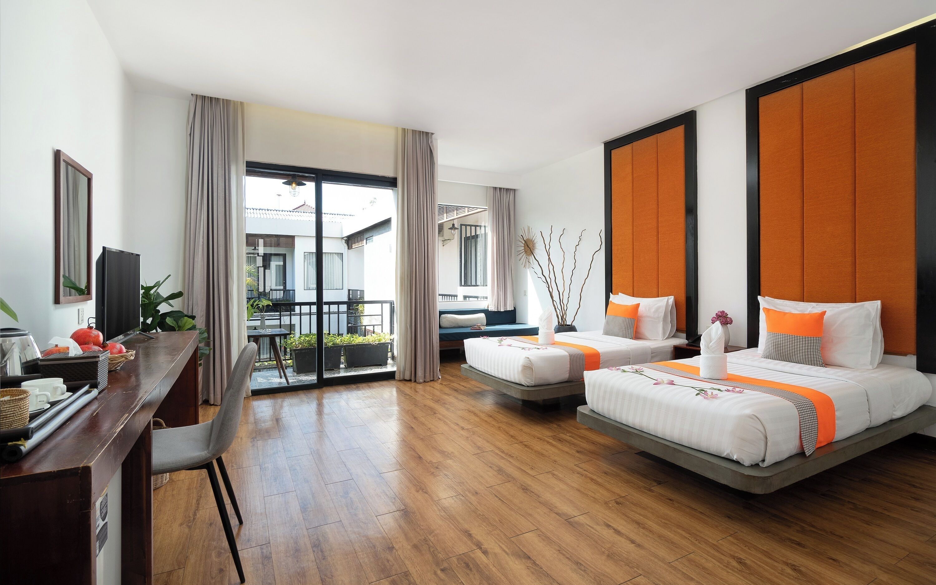 1 bedroom, down duvets, minibar, in-room safe