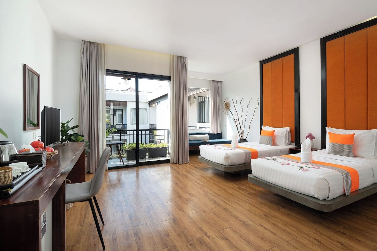 1 bedroom, down duvets, minibar, in-room safe