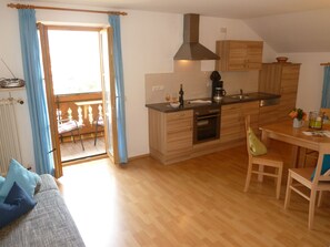 Departamento panorámico, 2 habitaciones, vista a la montaña (Achselkopf) | Cocina privada | Refrigerador, horno, parrilla de estufa y lavavajillas