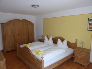 Classic Apartment, 1 Bedroom, Mountain View (Niederleger) | Premium bedding, in-room safe, individually furnished, soundproofing