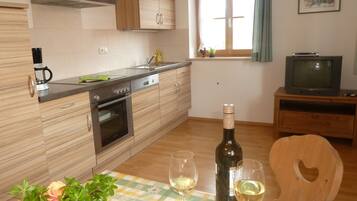 Panoramic Condo, 2 Bedrooms, Mountain View (Kogel) | Private kitchen | Fridge, oven, stovetop, dishwasher