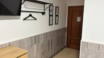 أسرّة قابلة للطي وواي فاي مجانًا وملاءات أسرّة