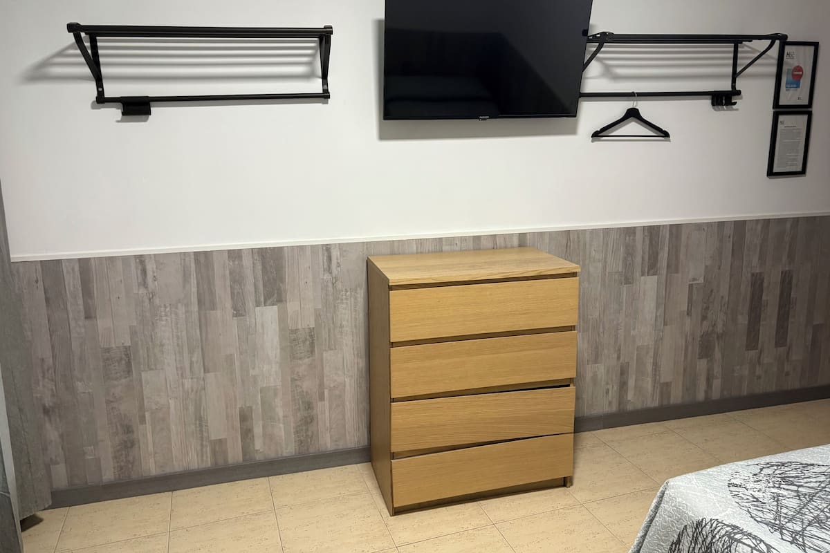 Rollaway beds, free WiFi, bed sheets