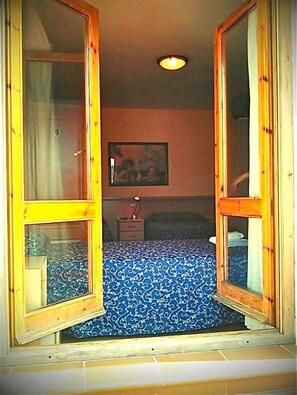 Rollaway beds, free WiFi, bed sheets