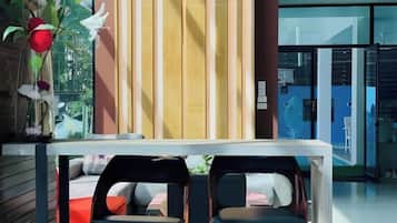 Televisión LED de 32 pulgadas con canales por satélite