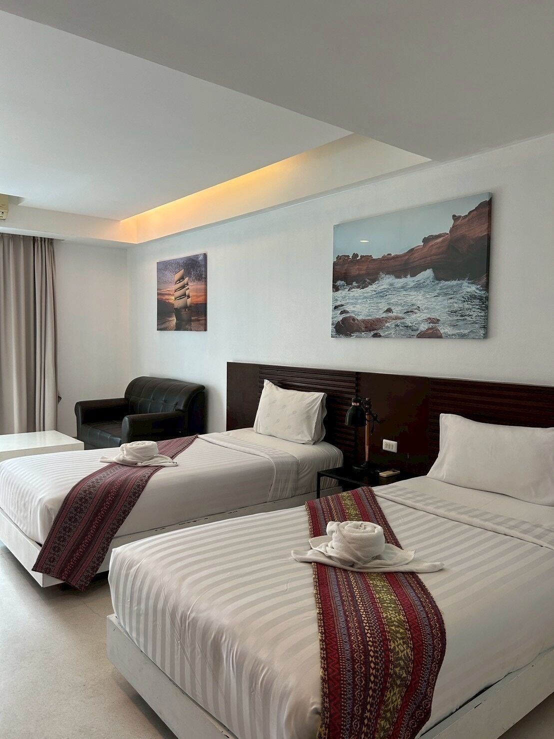 1 多间卧室、客房内保险箱、遮光窗帘、免费 WiFi