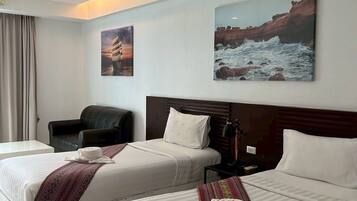 1 bedroom, in-room safe, blackout curtains, free WiFi