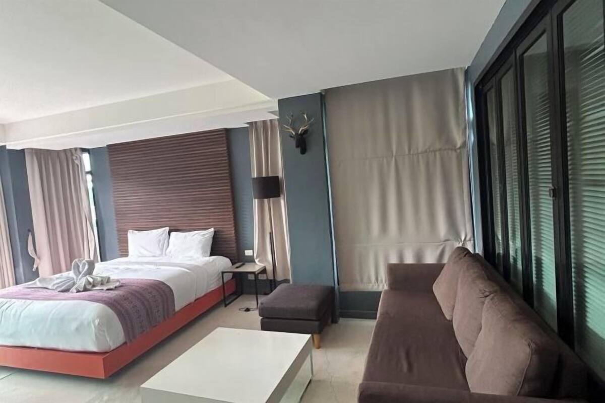 1 bedroom, in-room safe, blackout curtains, free WiFi