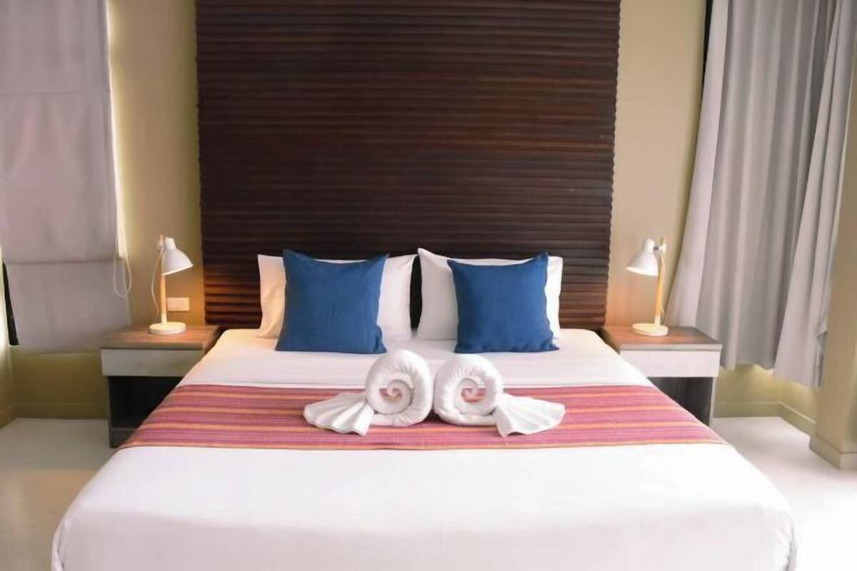 1 bedroom, in-room safe, blackout curtains, free WiFi