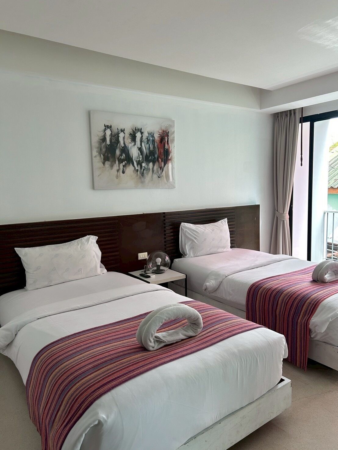 1 多间卧室、客房内保险箱、遮光窗帘、免费 WiFi