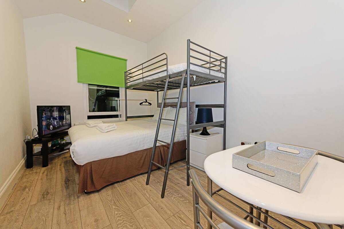 Studio Standard, 1 lit double, vue ville | Literie de qualité supérieure, chambres insonorisées