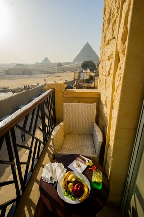 Superior Double Room, Balcony, Valley View | Terrace/patio - Pyramids Valley (Giza)