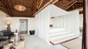 ห้องรอยัลสวีท, วิวทะเล | 1 ห้องนอน, เครื่องนอนระดับพรีเมียม, ห้องพักตกแต่งอย่างมีเอกลักษณ์